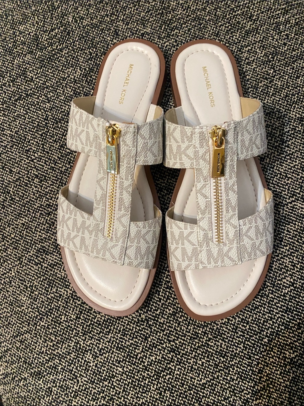 BNWNT Michael Kors Berkely Women’s Flat Sandals size 7.5
